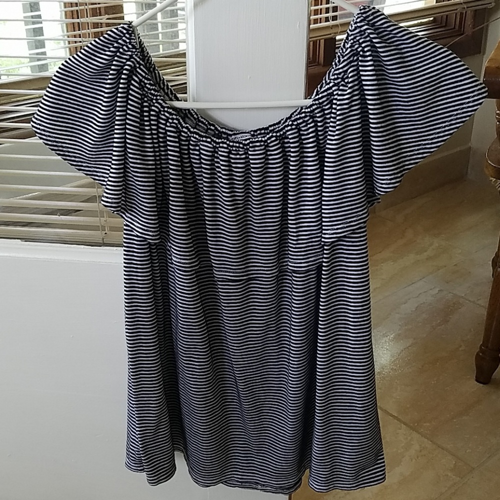 Mossimo off shoulder blouse like new